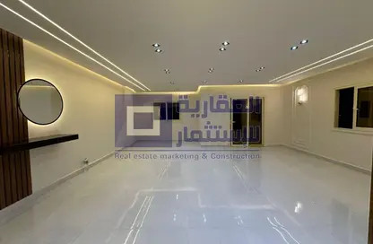 شقة - 3 غرف نوم - 2 حمامات للبيع في الحي الاول - مدينة 6 أكتوبر - الجيزة