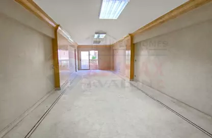 Apartment - 3 Bedrooms - 3 Bathrooms for sale in Abo Qir St. - Glim - Hay Sharq - Alexandria