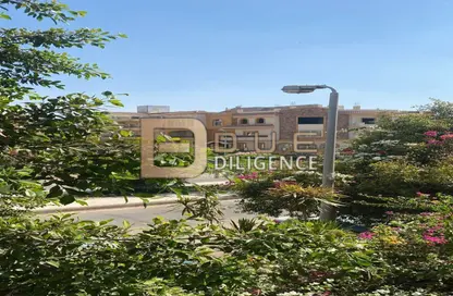 Apartment - 3 Bedrooms - 2 Bathrooms for sale in Musab Bin Omair St. - Area E - Ganoob El Acadimia - New Cairo City - Cairo