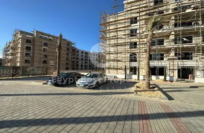 Apartment - 4 Bedrooms - 4 Bathrooms for sale in Village West - Sheikh Zayed Compounds - Sheikh Zayed City - Giza