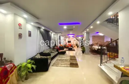 Duplex - 6 Bedrooms - 3 Bathrooms for sale in Gate 4 old - Horus - Hadayek El Ahram - Giza