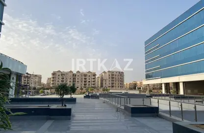 مساحات مكتبية - استوديو - 1 حمام للايجار في بيزنس بلاس - شارع التسعين الشمالي - التجمع الخامس - مدينة القاهرة الجديدة - القاهرة