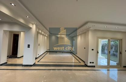 Villa - 3 Bedrooms - 4 Bathrooms for sale in Royal City - Sheikh Zayed Compounds - Sheikh Zayed City - Giza