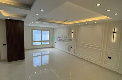 Apartment - 3 Bedrooms - 3 Bathrooms for sale in Mohammed Al Maqref St. - 6th Zone - Nasr City - Cairo