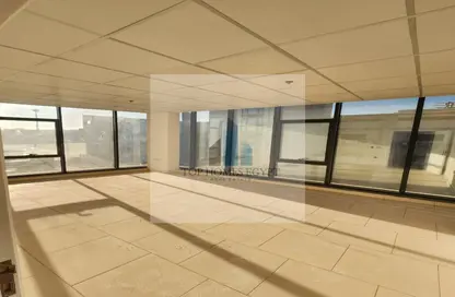 Office Space - Studio - 1 Bathroom for rent in Akhnaton St. - District 5 - The 5th Settlement - New Cairo City - Cairo