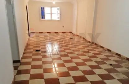 Apartment - 3 Bedrooms - 1 Bathroom for sale in Bolkly - Hay Sharq - Alexandria