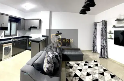 شقة - 2 حمامات للايجار في مون ريزيدنس - فيفث سكوير - التجمع الخامس - مدينة القاهرة الجديدة - القاهرة