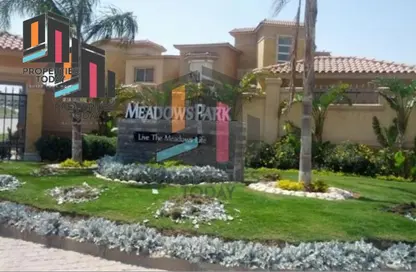 Villa - 5 Bedrooms - 6 Bathrooms for sale in Royal Meadows - Sheikh Zayed Compounds - Sheikh Zayed City - Giza