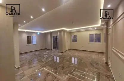 Office Space - Studio - 3 Bathrooms for rent in Hassan Ma'moon St. - 6th Zone - Nasr City - Cairo