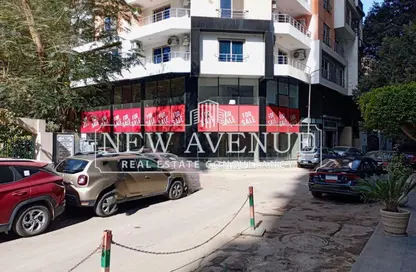 محل - استوديو - 2 حمامات للايجار في شارع مصدق - الدقي - الجيزة