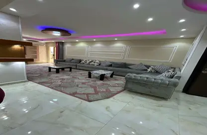 Apartment - 3 Bedrooms - 2 Bathrooms for sale in Lebanon Square - Mohandessin - Giza