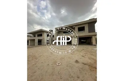 Villa - 3 Bedrooms - 5 Bathrooms for sale in New Giza - Cairo Alexandria Desert Road - 6 October City - Giza