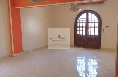 شقة - 3 غرف نوم - 2 حمامات للبيع في طريق التحرير - الحي الثاني - مدينة 6 أكتوبر - الجيزة