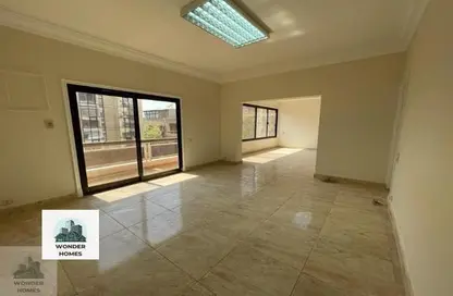 شقة - 4 غرف نوم - 3 حمامات للايجار في شارع 250 - دجلة - حي المعادي - القاهرة