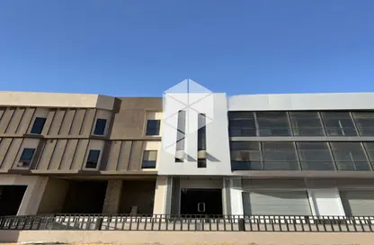 عيادة - استوديو - 3 حمامات للايجار في فى90 - شارع التسعين الشمالي - التجمع الخامس - مدينة القاهرة الجديدة - القاهرة