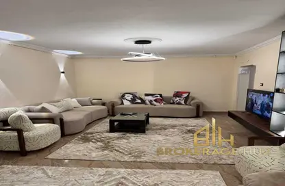 شقة - 2 غرف نوم - 1 حمام للايجار في شارع الدكتور محمود ابراهيم - الحديقة الدولية - الحي السابع - مدينة نصر - القاهرة