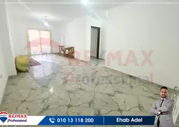 Apartment - 3 Bedrooms - 1 Bathroom for rent in Green Plaza St. - Smouha - Hay Sharq - Alexandria