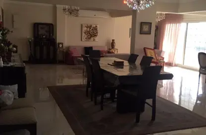 شقة - 3 غرف نوم - 3 حمامات للبيع في شارع محمد مظهر - الزمالك - القاهرة