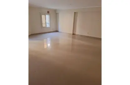 Apartment - 3 Bedrooms - 2 Bathrooms for sale in Zahraa El Maadi - Hay El Maadi - Cairo