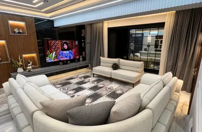 Apartment - 3 Bedrooms - 2 Bathrooms for sale in Sarayat Al Maadi - Hay El Maadi - Cairo