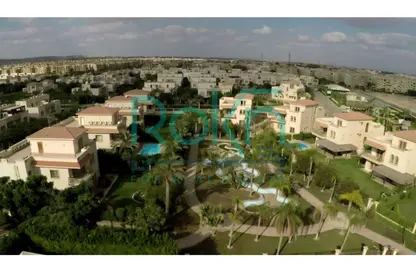 Villa - 4 Bedrooms - 4 Bathrooms for sale in Greens - 6th District - Sheikh Zayed City - Giza