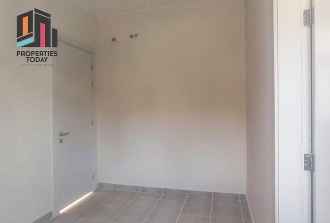 8189452 - Property Image 2