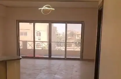 شقة - 2 غرف نوم - 2 حمامات للايجار في شارع الجزيرة - المستثمرين الجنوبية - مدينة القاهرة الجديدة - القاهرة