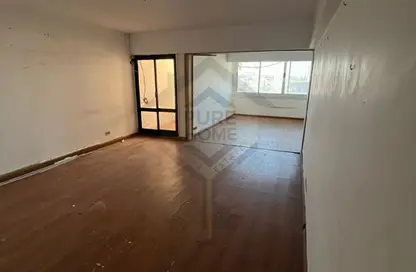 مكتب عمل جماعي - استوديو - 2 حمامات للايجار في شارع فؤاد - محطة الرمل - حي وسط - الاسكندرية