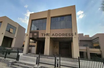 محل تجاري - استوديو - 1 حمام للايجار في كمبوند فيلدج جاردن القطامية - كمبوندات التجمع الخامس - التجمع الخامس - مدينة القاهرة الجديدة - القاهرة