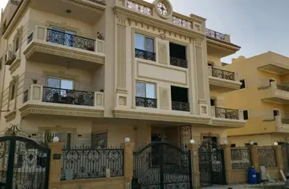 Apartment - 4 Bedrooms - 3 Bathrooms for sale in Tamr Hena - 5th Settlement Compounds - The 5th Settlement - New Cairo City - Cairo