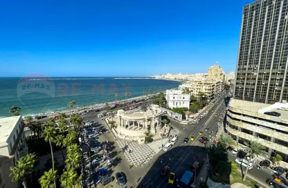 Office Space - Studio - 1 Bathroom for sale in El Mansheya - Hay El Gomrok - Alexandria
