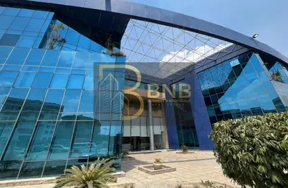 بناية كاملة - استوديو - 8 حمامات للايجار في شارع التسعين - التجمع الخامس - مدينة القاهرة الجديدة - القاهرة