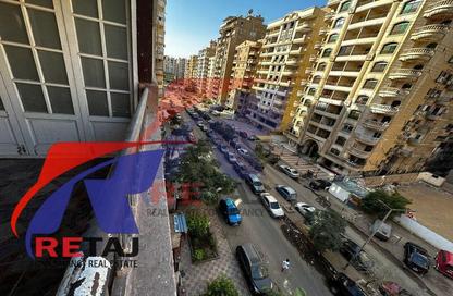 Apartment - 3 Bedrooms - 2 Bathrooms for sale in Moez Al Dawla St. - 6th Zone - Nasr City - Cairo