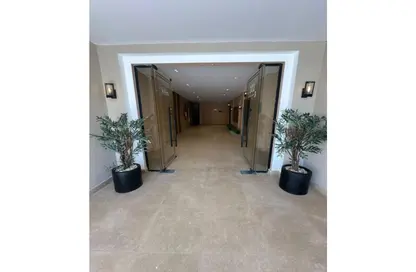 شقة - غرفة نوم - 2 حمامات للبيع في فيلدج ويست - كمبوندات الشيخ زايد - الشيخ زايد - الجيزة