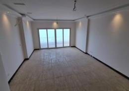 Apartment - 3 bedrooms for للايجار in Ismail Al Fangary St. - Camp Chezar - Hay Wasat - Alexandria