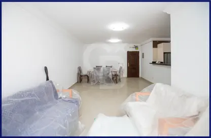 شقة - 3 غرف نوم - 2 حمامات للايجار في شارع فيكتور ايمانويل الثالث - سموحة - حي شرق - الاسكندرية