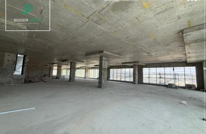 Office Space - Studio - 3 Bathrooms for sale in Golden Gate - South Teseen St. - The 5th Settlement - New Cairo City - Cairo