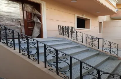 بناية كاملة - استوديو - 8 حمامات للبيع في الحي الرابع - مدينة 6 أكتوبر - الجيزة