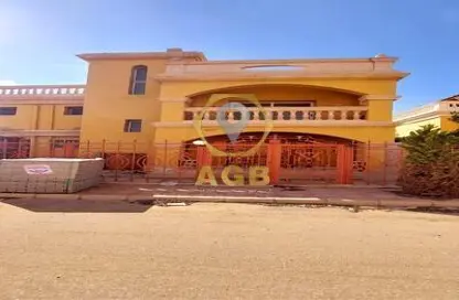 فيلا - 4 غرف نوم - 3 حمامات للبيع في ستيلا لوكيشن - كمبوندات الشروق - مدينة الشروق - القاهرة