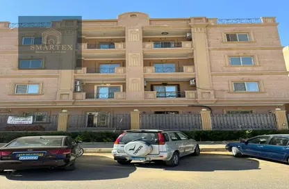 شقة - 3 غرف نوم - 2 حمامات للبيع في المجاورة الاولي - المنطقة الثالثة - مدينة الشروق - القاهرة