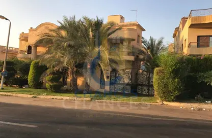 Villa - 6 Bedrooms - 6 Bathrooms for sale in Area B - Ganoob El Acadimia - New Cairo City - Cairo