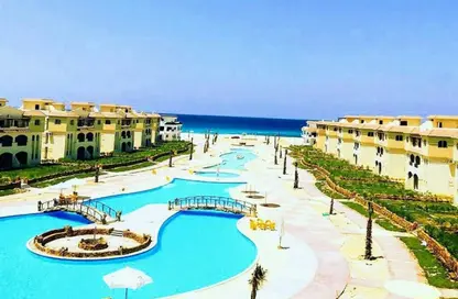 Chalet - 2 Bedrooms - 2 Bathrooms for sale in Lasirena Palm Beach - Al Ain Al Sokhna - Suez