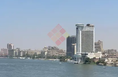 شقة - 3 غرف نوم - 4 حمامات للبيع في شارع النيل - الدقي - الجيزة