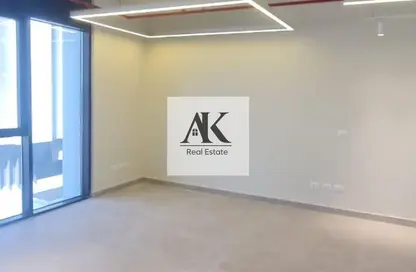Office Space - Studio - 2 Bathrooms for sale in Hyde Park Business District Mall - South Teseen St. - The 5th Settlement - New Cairo City - Cairo