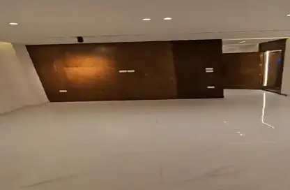 شقة - 3 غرف نوم - 3 حمامات للبيع في شارع ميدان الحكمه - المهندسين - الجيزة
