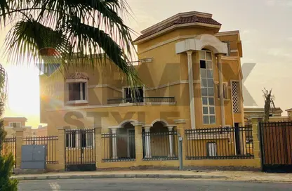 فيلا - 4 غرف نوم - 5 حمامات للبيع في كمبوندات الشروق - مدينة الشروق - القاهرة