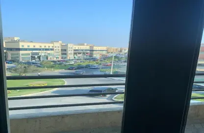 مساحات مكتبية - استوديو - 1 حمام للايجار في طريق بيفرلي هيلز - الحي السابع عشر - الشيخ زايد - الجيزة