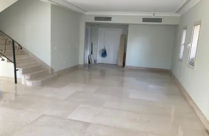 فيلا - 4 غرف نوم - 4 حمامات للبيع في جرينز - الحي السادس - الشيخ زايد - الجيزة