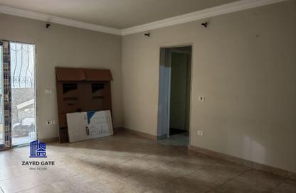 Apartment - 2 Bedrooms - 1 Bathroom for rent in Al Mohandes Ahmed Kamal Hamdy St. - 16th District - Sheikh Zayed City - Giza