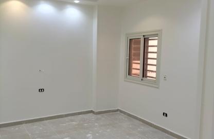 Apartment - 4 Bedrooms - 2 Bathrooms for rent in North Lotus - El Lotus - New Cairo City - Cairo